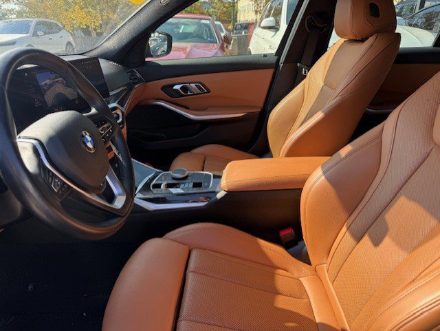 Used 2023 BMW 330i xDrive Sedan w/ Premium Package AWD/4WD image 3
