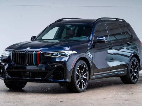 Used 2019 BMW X7 xDrive50i w/ M Sport Package AWD/4WD image 3
