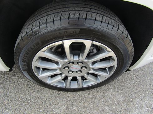 Used 2023 GMC Acadia Denali w/ Denali Ultimate Package image 13