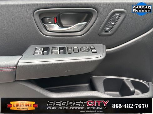 Used 2025 Honda Pilot Black Edition image 32