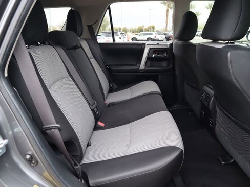 Used 2014 Toyota 4Runner SR5 image 21