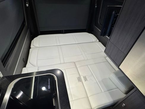 Used 2021 Mercedes-Benz Sprinter 2500 w/ Windows All Around Package image 37