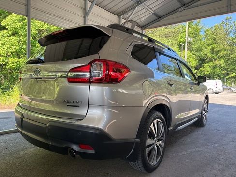 Used 2020 Subaru Ascent Limited w/ Technology Package AWD/4WD image 3