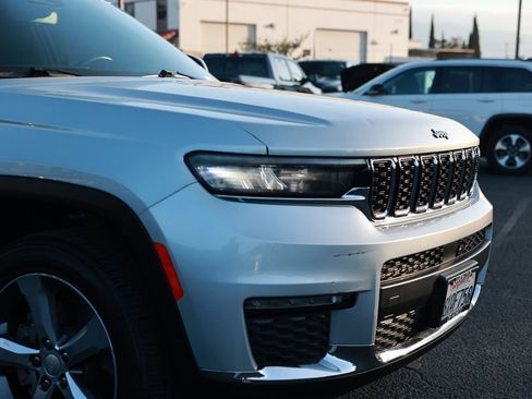 Used 2021 Jeep Grand Cherokee L Limited RWD image 7
