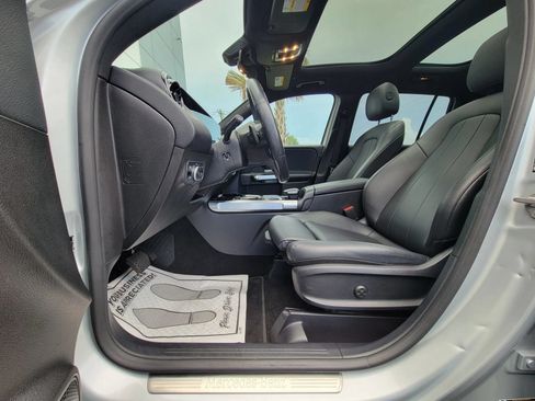 Used 2020 Mercedes-Benz GLB 250 4MATIC image 10