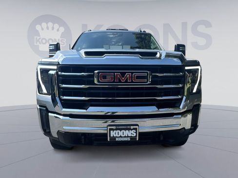 Used 2025 GMC Sierra 3500 SLE w/ SLE Value Package AWD/4WD image 11
