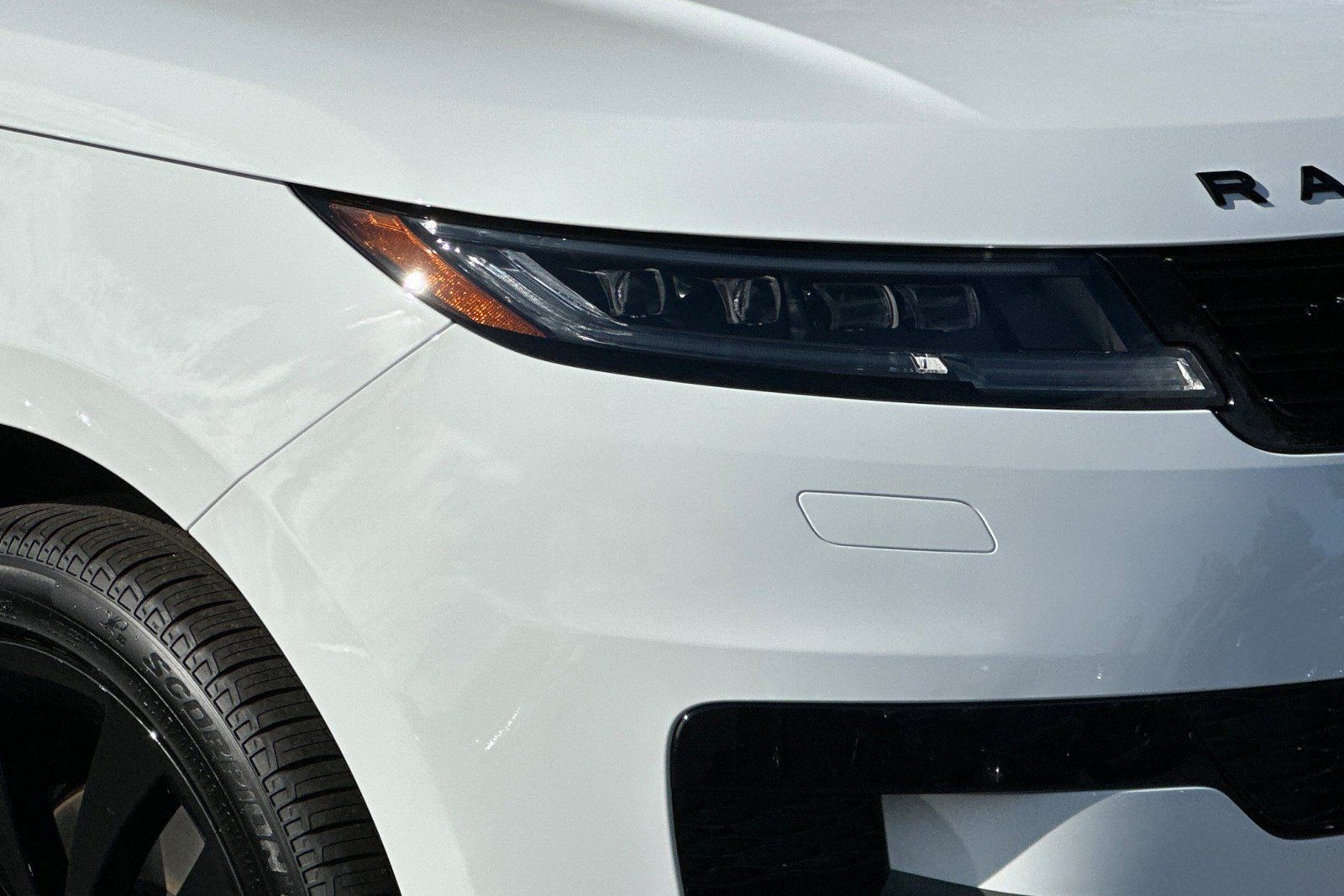 New 2026 Land Rover Range Rover Sport Dynamic SE AWD/4WD image 11