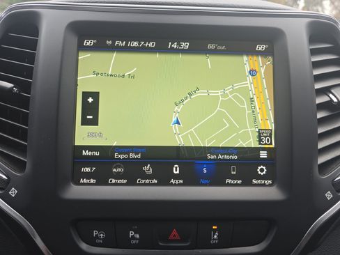 Certified 2023 Jeep Cherokee Altitude Lux image 12