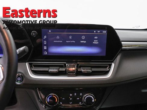 Used 2026 Chevrolet TrailBlazer LT w/ LT Cold Weather Package AWD/4WD image 12