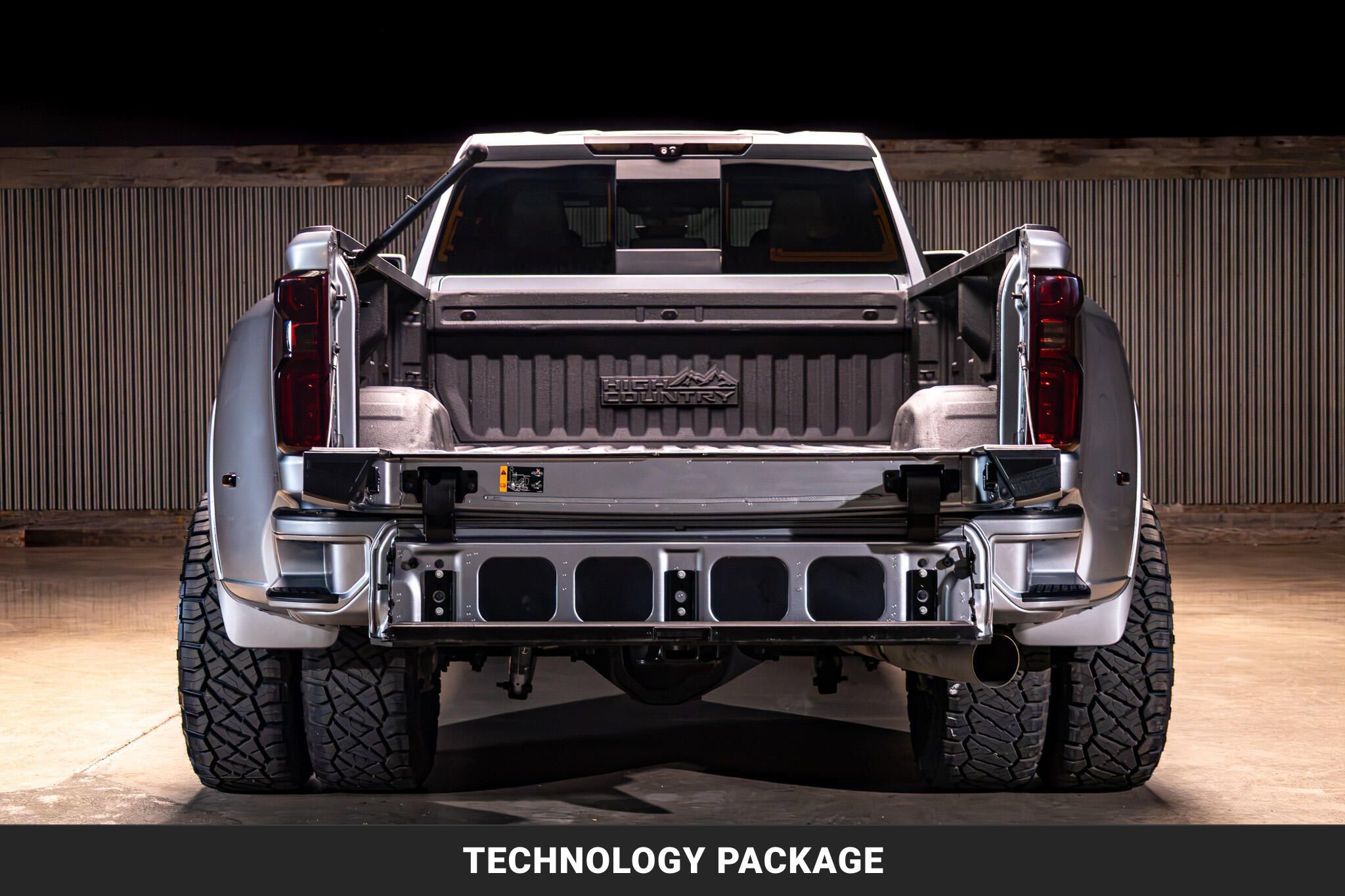 Used 2024 Chevrolet Silverado 3500 High Country w/ High Country Premium Package AWD/4WD image 8