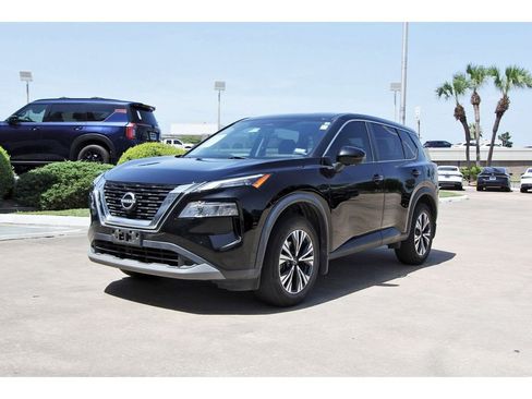 Certified 2022 Nissan Rogue SV FWD image 2