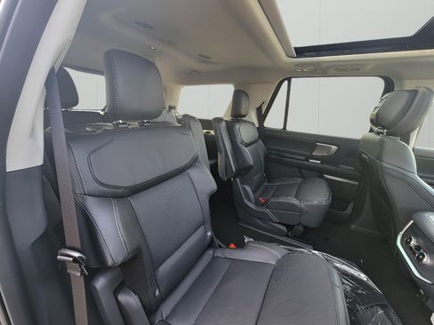 New 2026 Ford Expedition Platinum w/ Driver's Package image 36