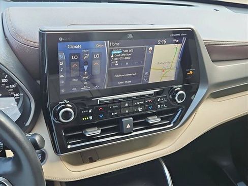 Used 2020 Toyota Highlander Limited FWD image 15