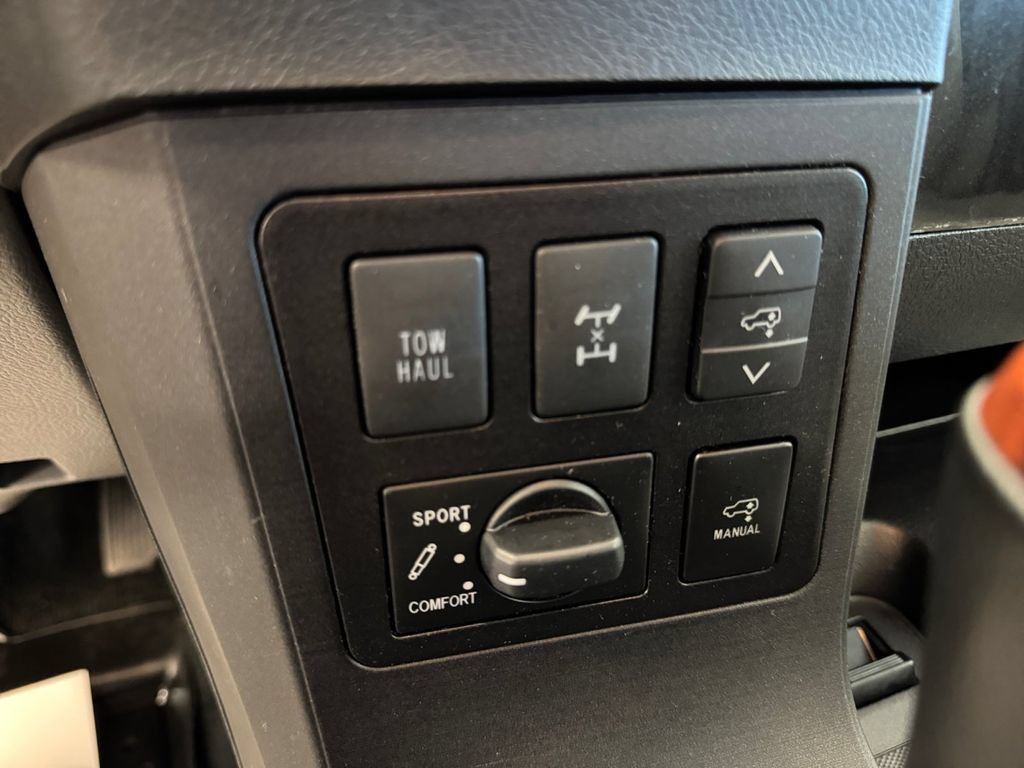 Used 2018 Toyota Sequoia Platinum AWD/4WD image 23