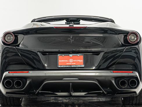 Used 2020 Ferrari Portofino image 8