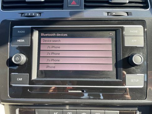 Used 2018 Volkswagen Golf S FWD image 17