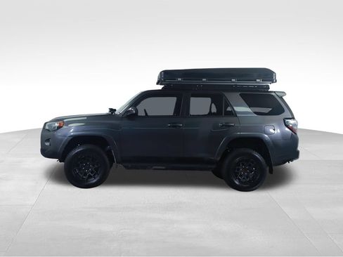Used 2019 Toyota 4Runner SR5 AWD/4WD image 8
