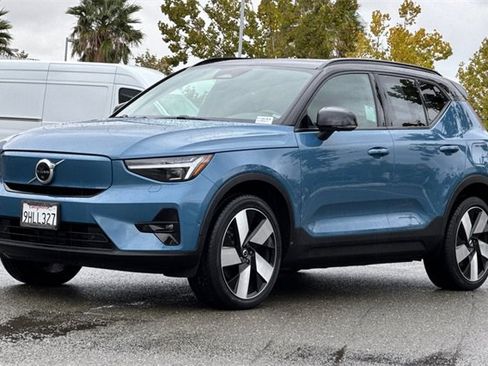 Used 2023 Volvo XC40 Recharge Ultimate w/ Protection Package Premier image 8
