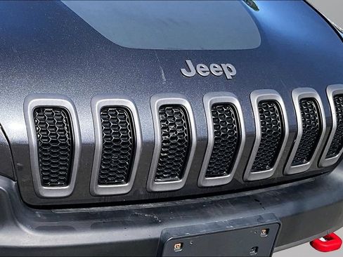 Used 2016 Jeep Cherokee Trailhawk w/ Cold Weather Group AWD/4WD image 31