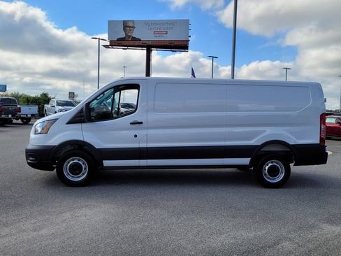 New 2025 Ford Transit 250 Low Roof RWD image 31