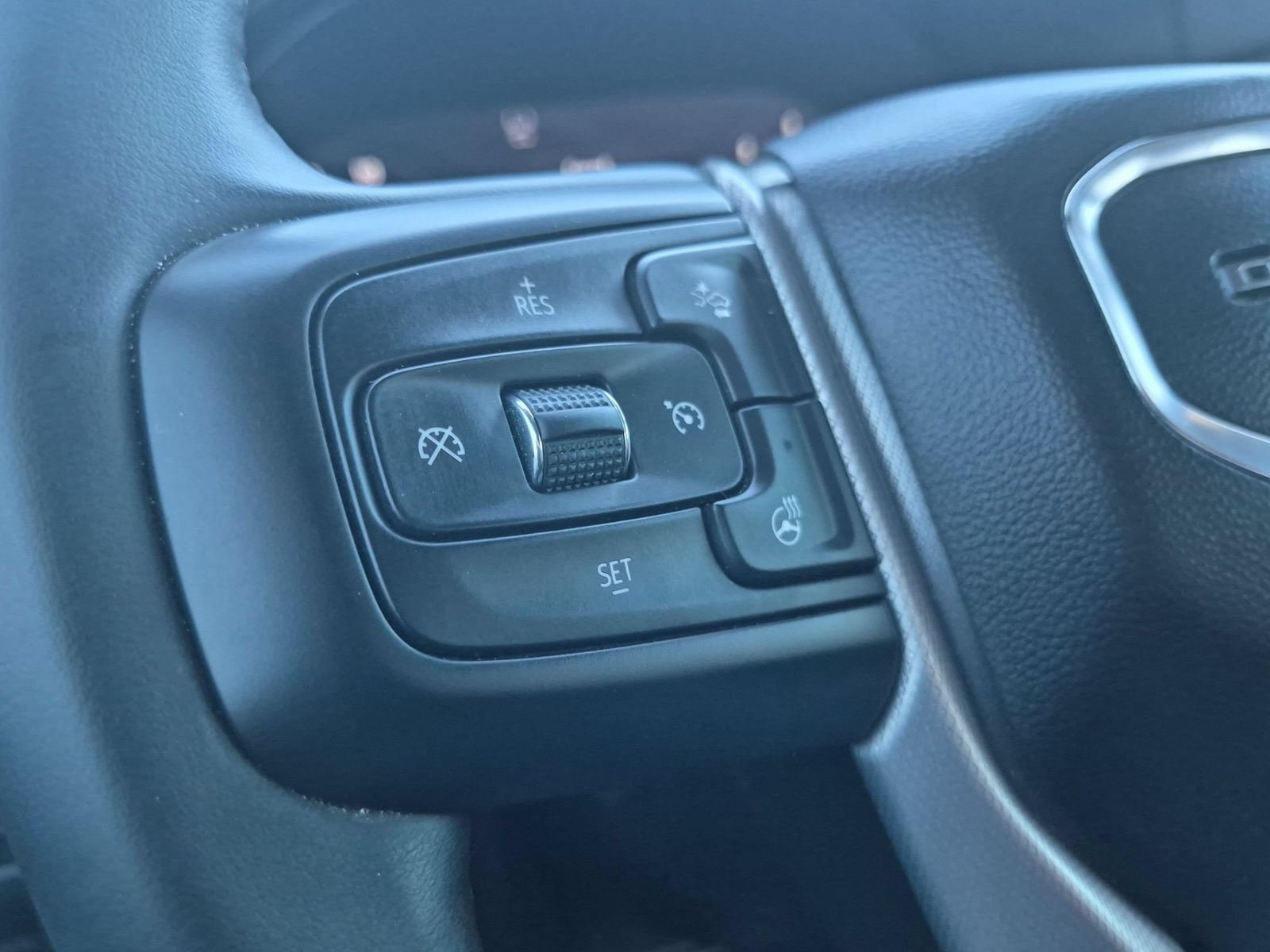 Used 2023 GMC Yukon Denali AWD/4WD image 13