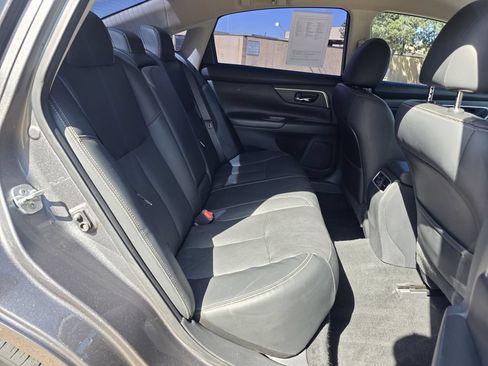 Used 2017 Nissan Altima 2.5 SL FWD image 17