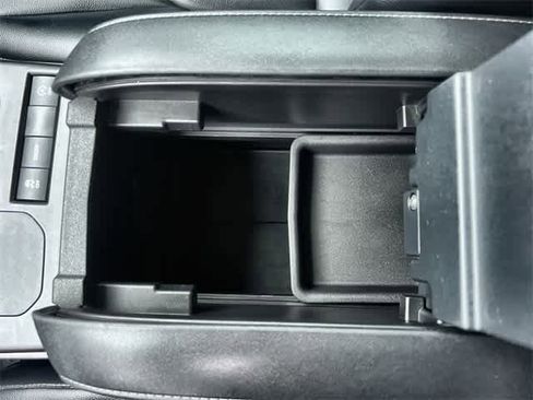 Used 2021 Toyota Highlander XLE image 27