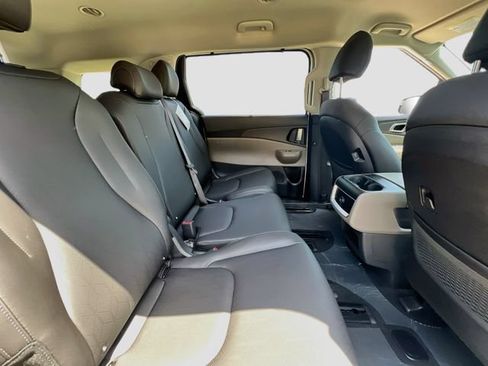 New 2026 Kia Carnival EX FWD image 29
