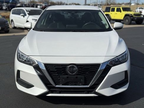 Used 2021 Nissan Sentra SV image 2