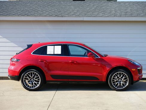 Used 2017 Porsche Macan S image 2