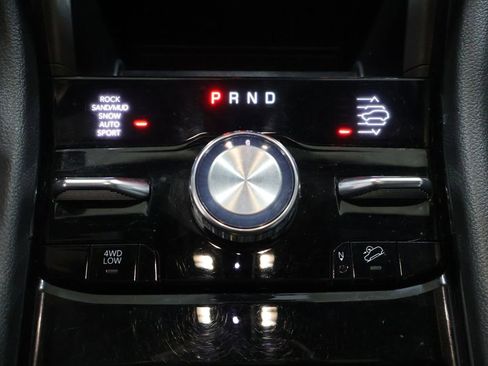 Used 2023 Jeep Grand Cherokee Overland AWD/4WD image 34