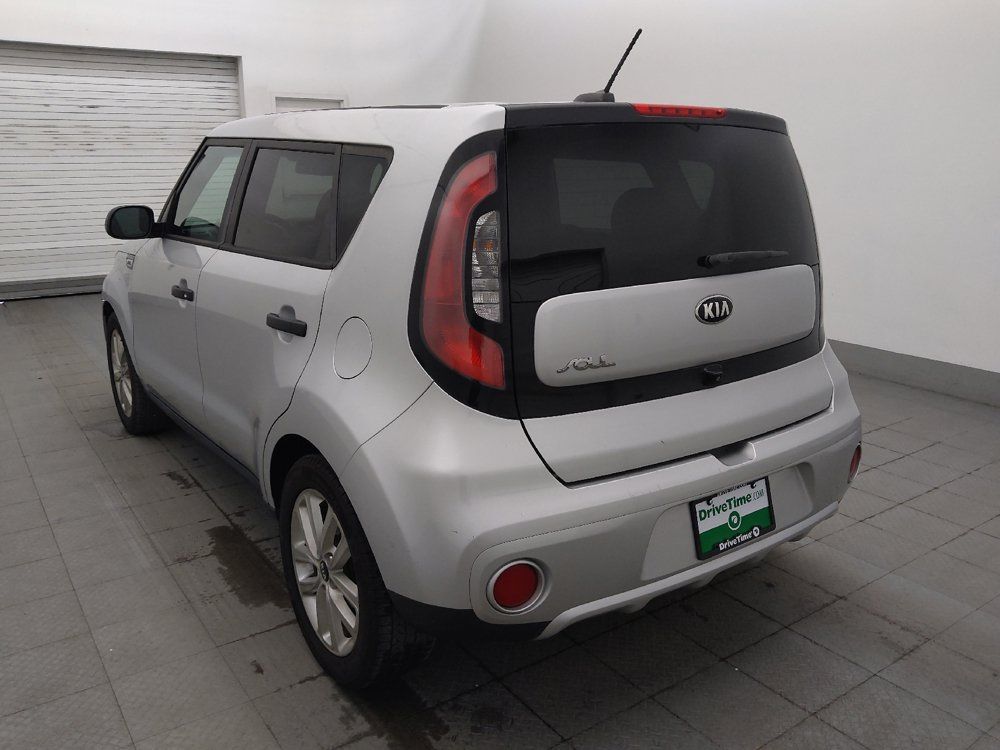 Used 2017 Kia Soul + FWD image 5