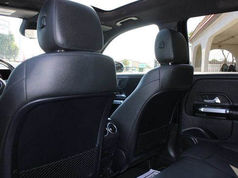Used 2025 Mercedes-Benz GLB 250 4MATIC image 19