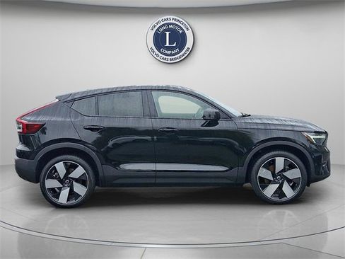 Certified 2022 Volvo C40 P8 Recharge Ultimate image 8