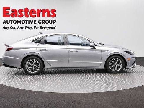 Used 2023 Hyundai Sonata SEL FWD image 4