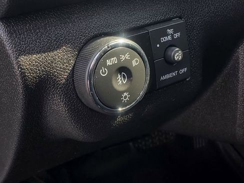 Used 2014 Chevrolet Traverse LT image 17