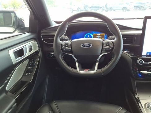 Used 2023 Ford Explorer ST w/ Equipment Group 401A AWD/4WD image 18