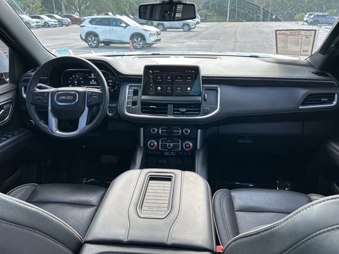 Used 2022 GMC Yukon SLT w/ SLT Luxury Package AWD/4WD image 11