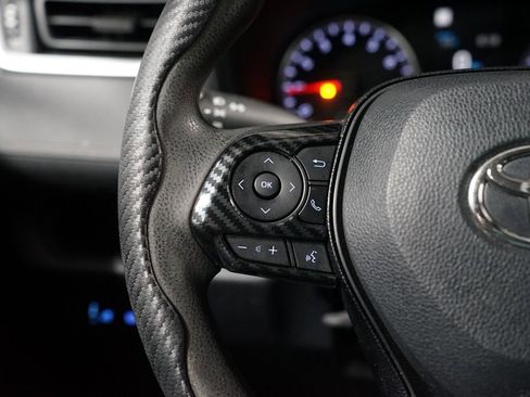 Used 2020 Toyota RAV4 LE image 14