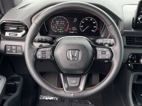 Certified 2025 Honda Pilot TrailSport image 13