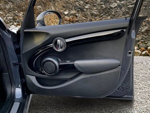 Used 2016 MINI Cooper S image 21