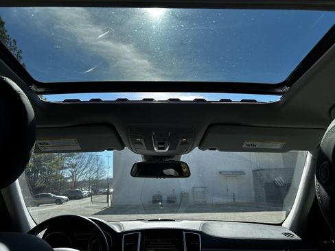 Used 2013 Mercedes-Benz GL 550 4MATIC image 15