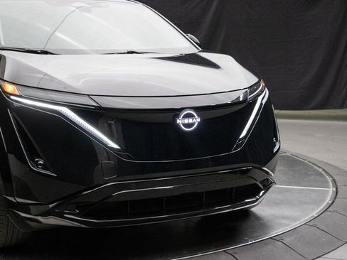 Used 2024 Nissan Ariya AWD image 3