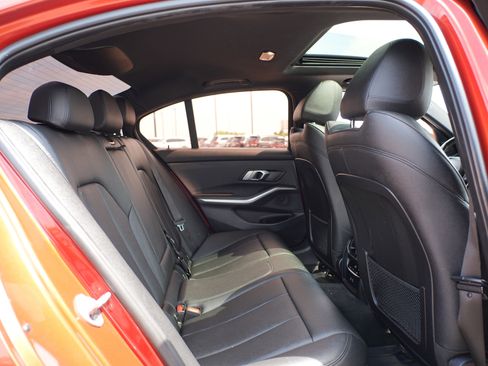 Used 2021 BMW 330i Sedan RWD image 27