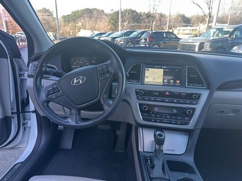 Used 2017 Hyundai Sonata Limited w/ Tech Package 03 image 7