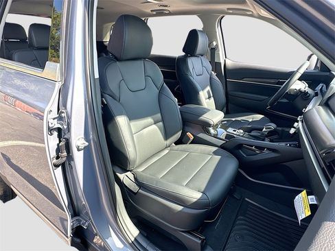 New 2025 Kia Telluride S image 30