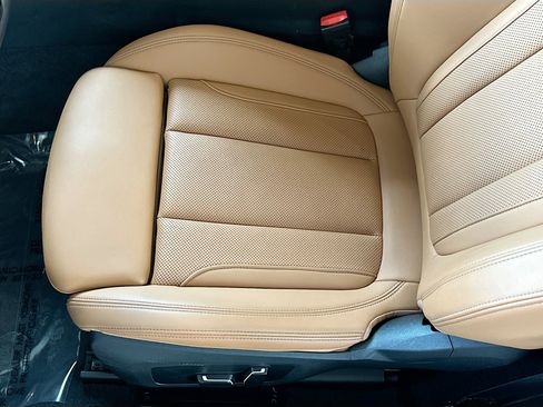 Certified 2025 BMW 230i Coupe w/ Convenience Package image 19