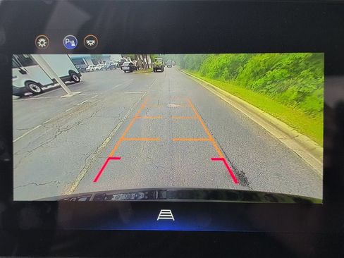 Used 2025 Chevrolet Equinox LT FWD image 21