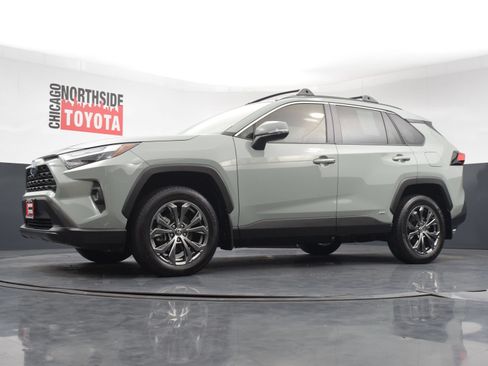Used 2022 Toyota RAV4 XLE Premium AWD/4WD image 27