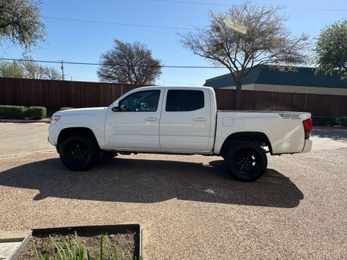 Used 2023 Toyota Tacoma SR image 11